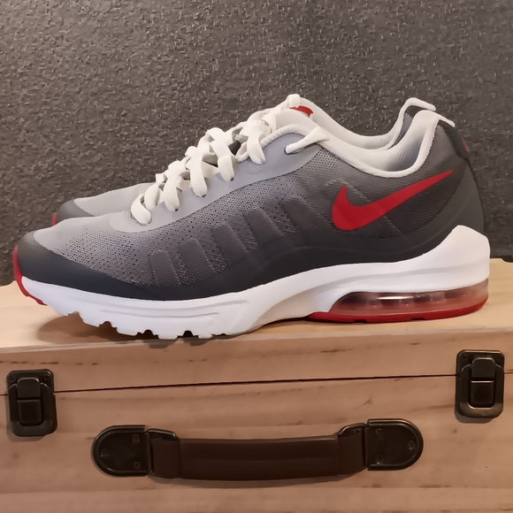Nike Other - Nike Men's Air Max Invigor Running Shoes, Size 7.5